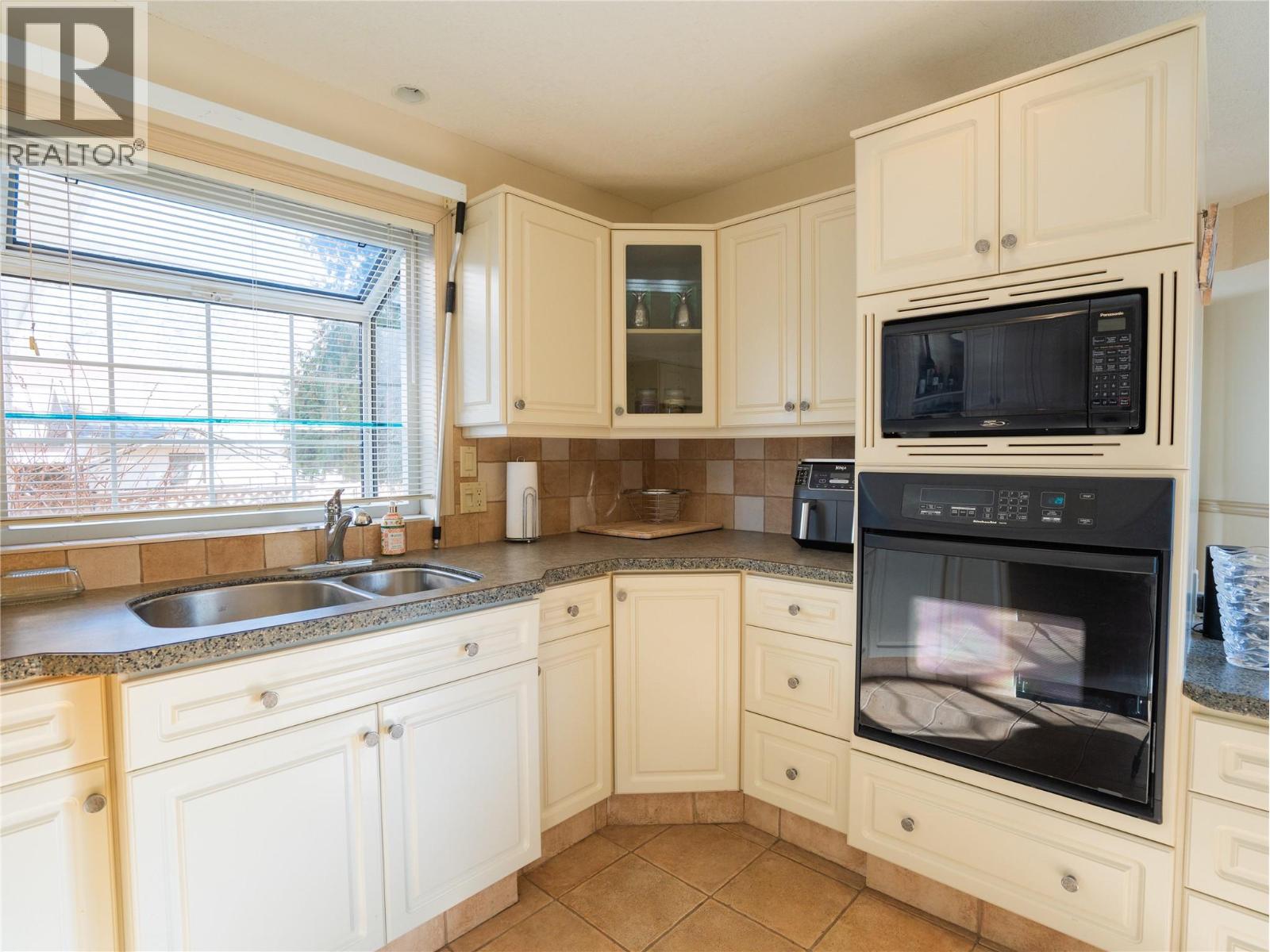 6811 Cottonwood Drive Unit# 3, Osoyoos