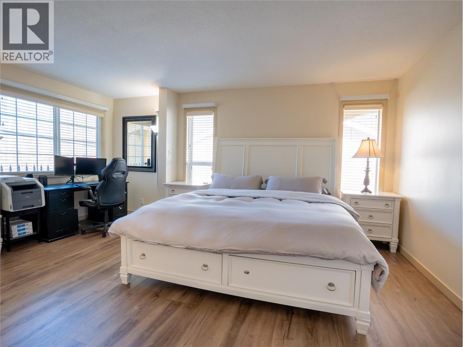 #3 6811 Cottonwood Drive - 15