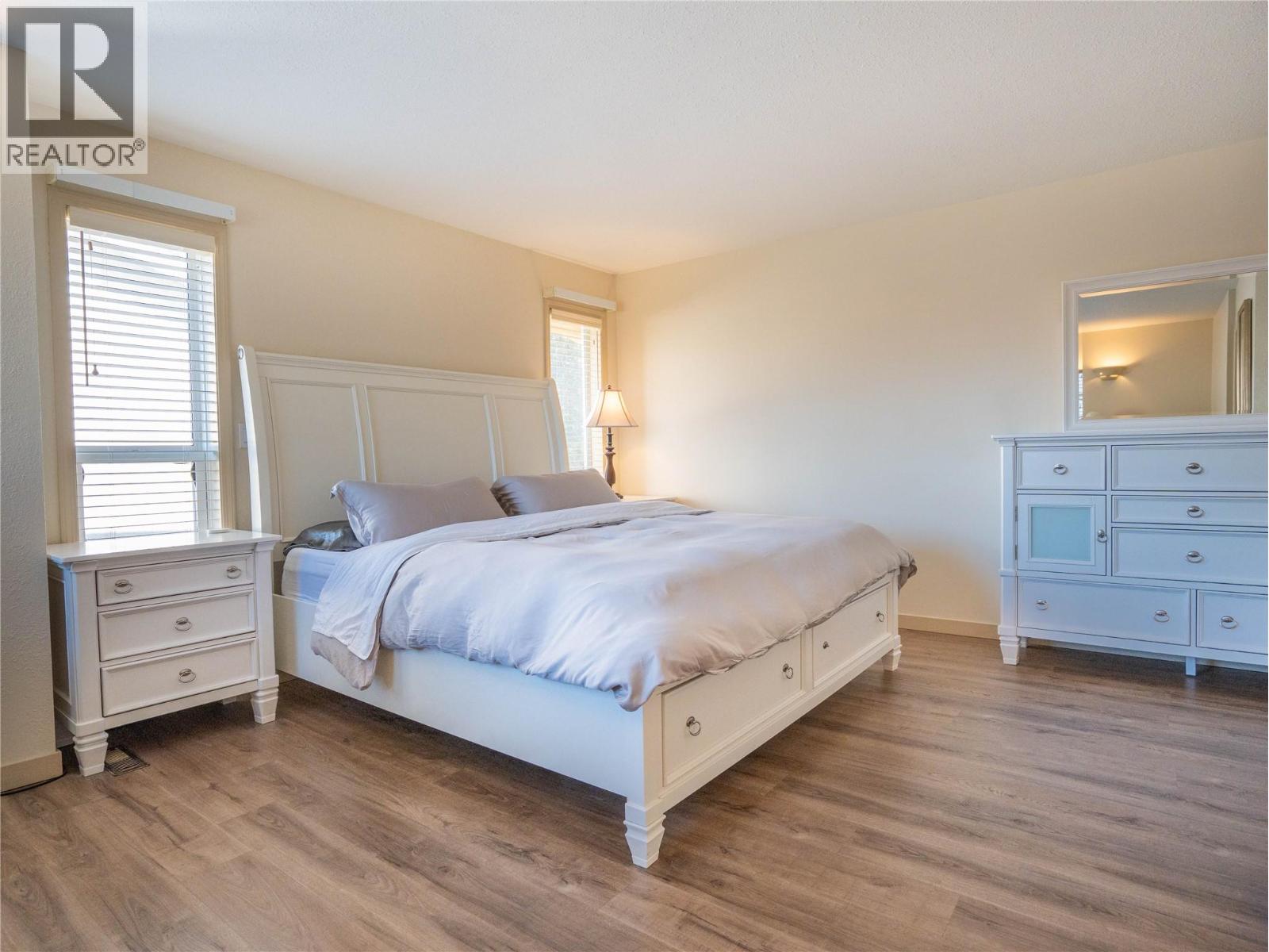 #3 6811 Cottonwood Drive - 17
