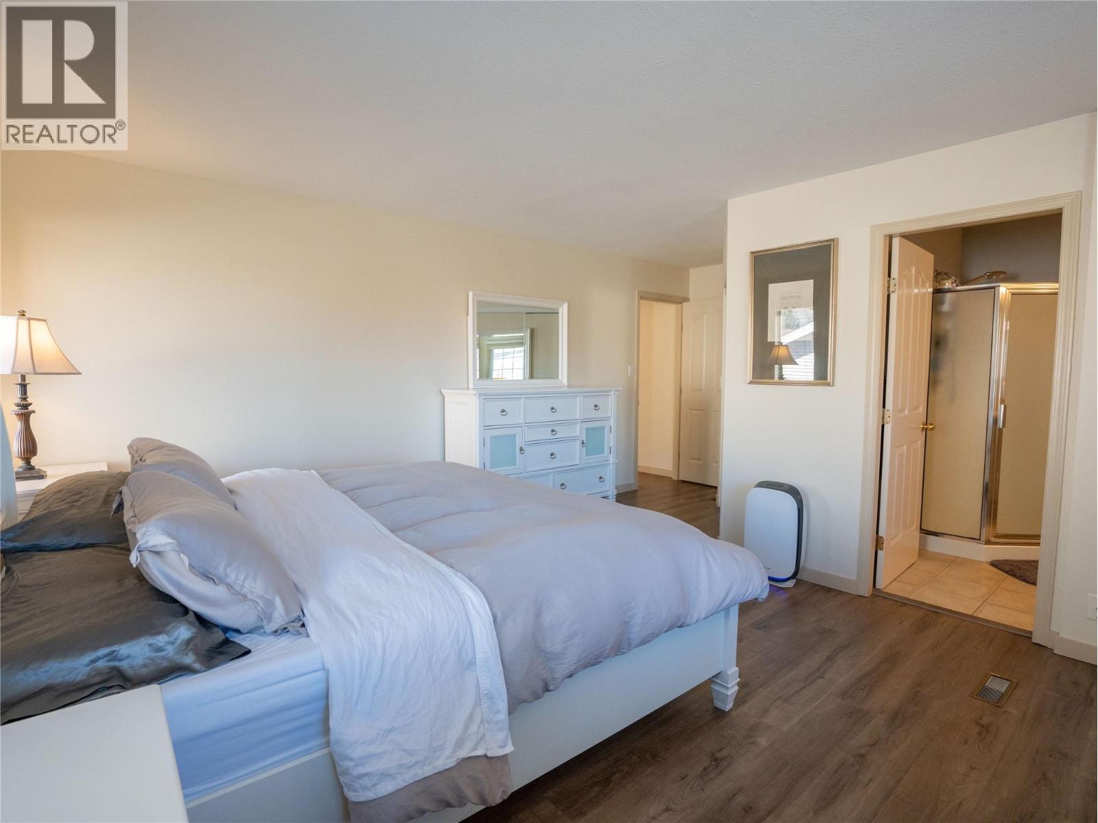#3 6811 Cottonwood Drive - 20