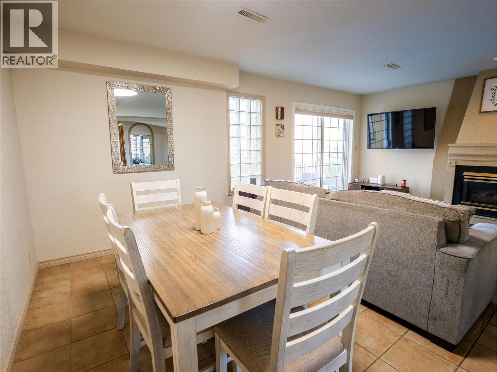 #3 6811 Cottonwood Drive - 7