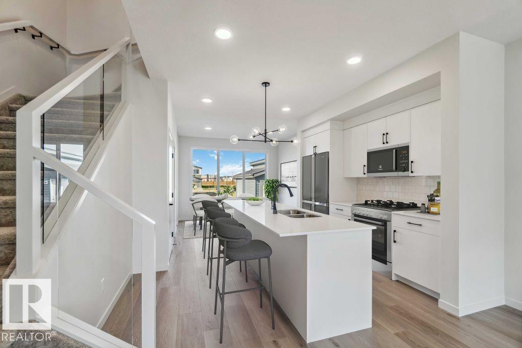 7526 KLAPSTEIN LINK LI SW, Edmonton