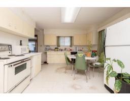 13817 Berg Road, Surrey, BC V3R5L2 Photo 7
