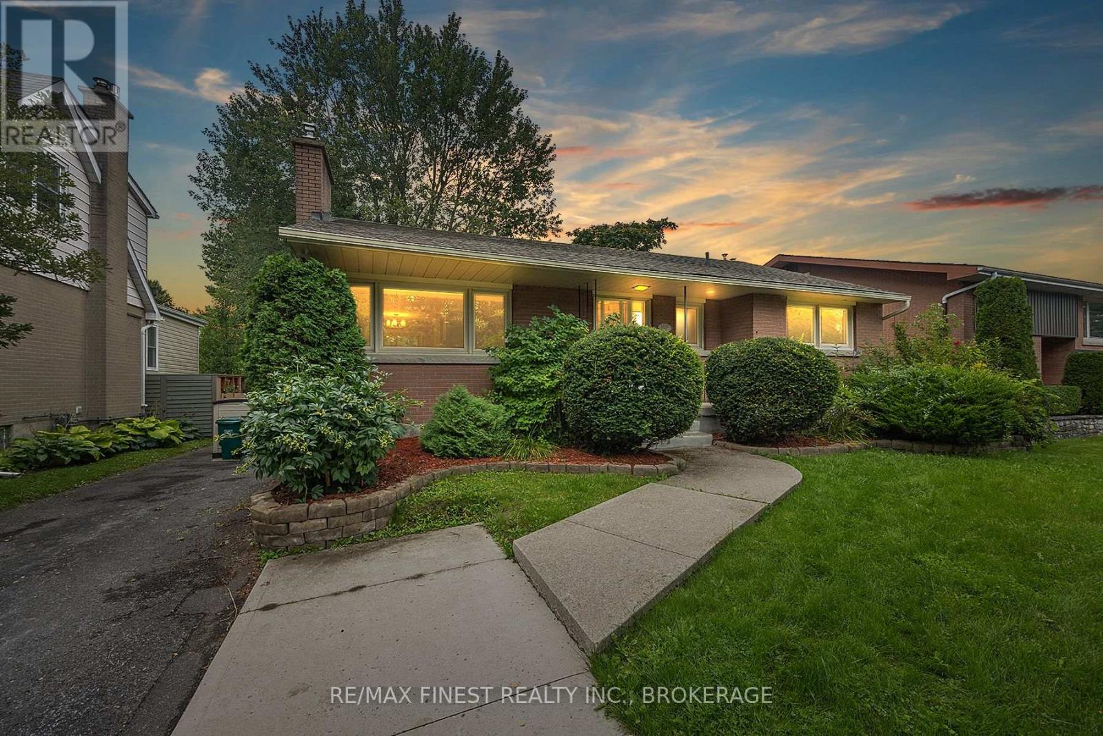 140 LIDDELL CRESCENT