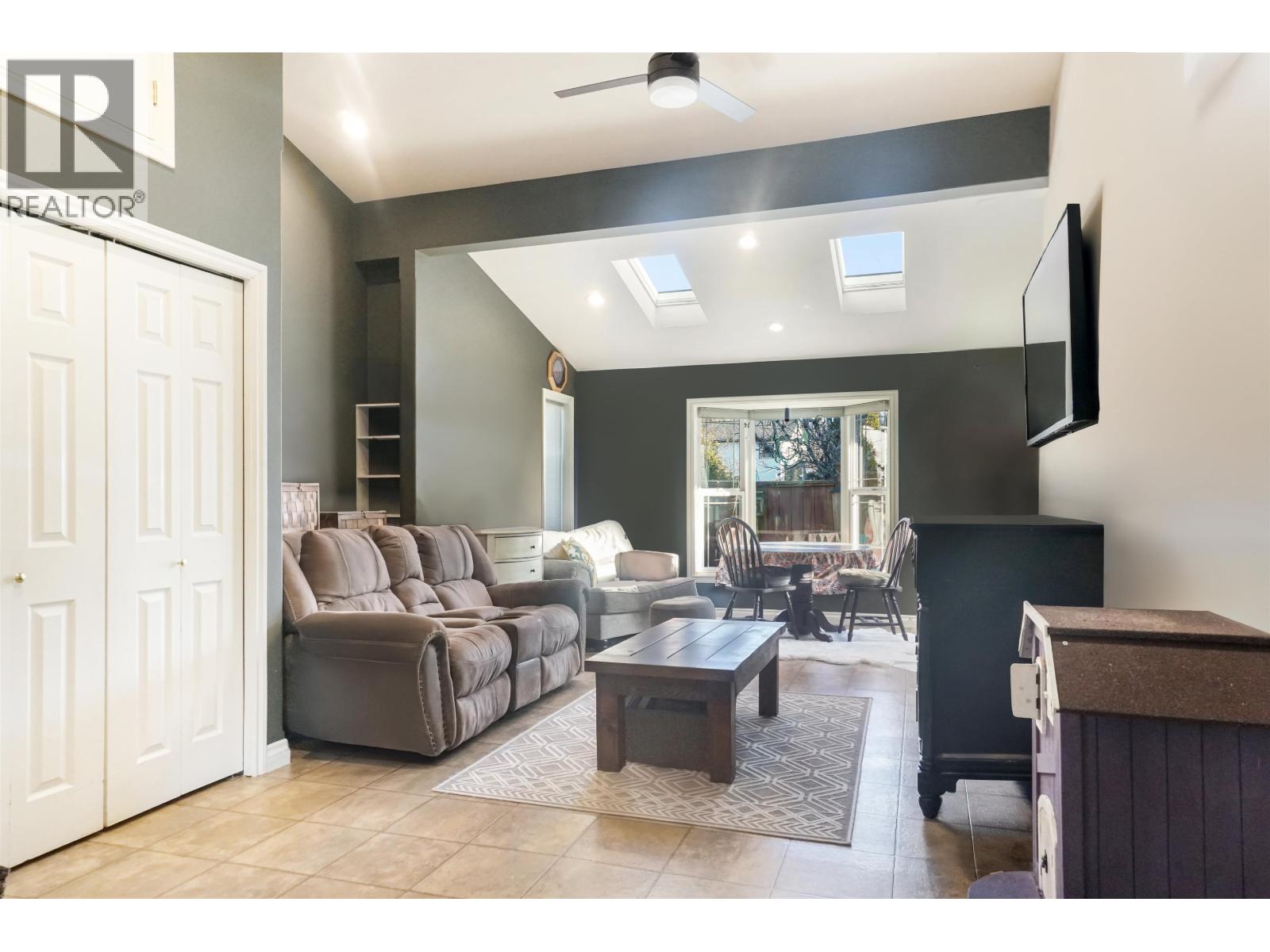 46 CHARLES STREET, Kitimat