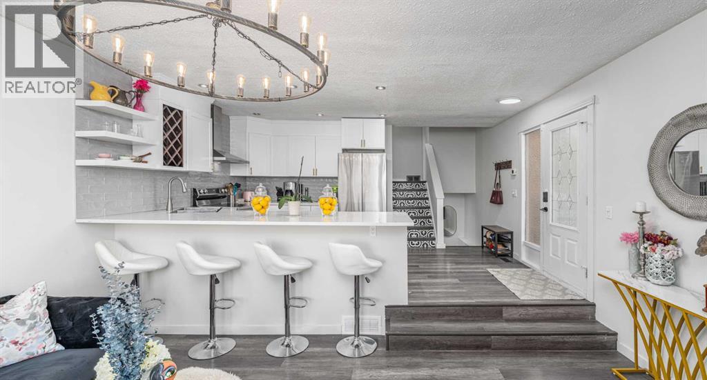 Single Family House 4 Level for Sale in  Berkley Drive NW Beddington Heights Calgary 