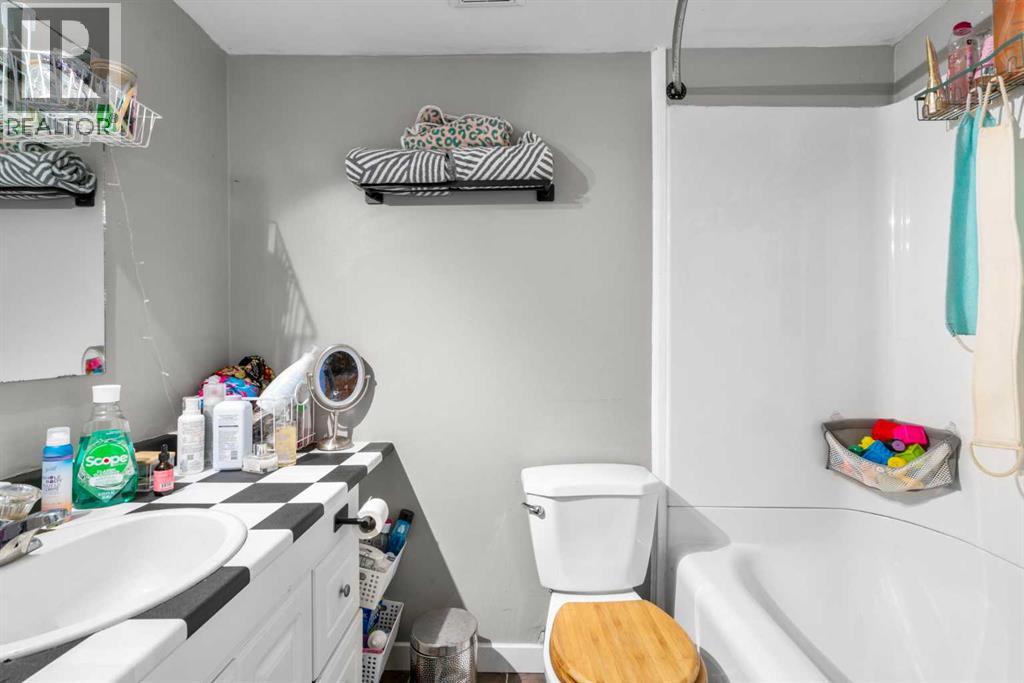 Single Family House Bi-level for Sale in #A   Avenue SE Ogden Calgary 