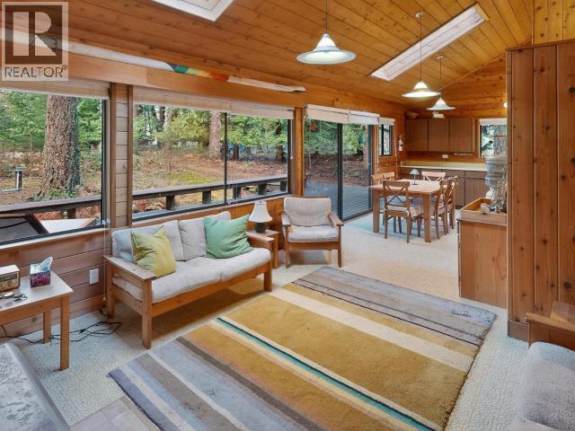 963 SPILSBURY DRIVE, Savary Island