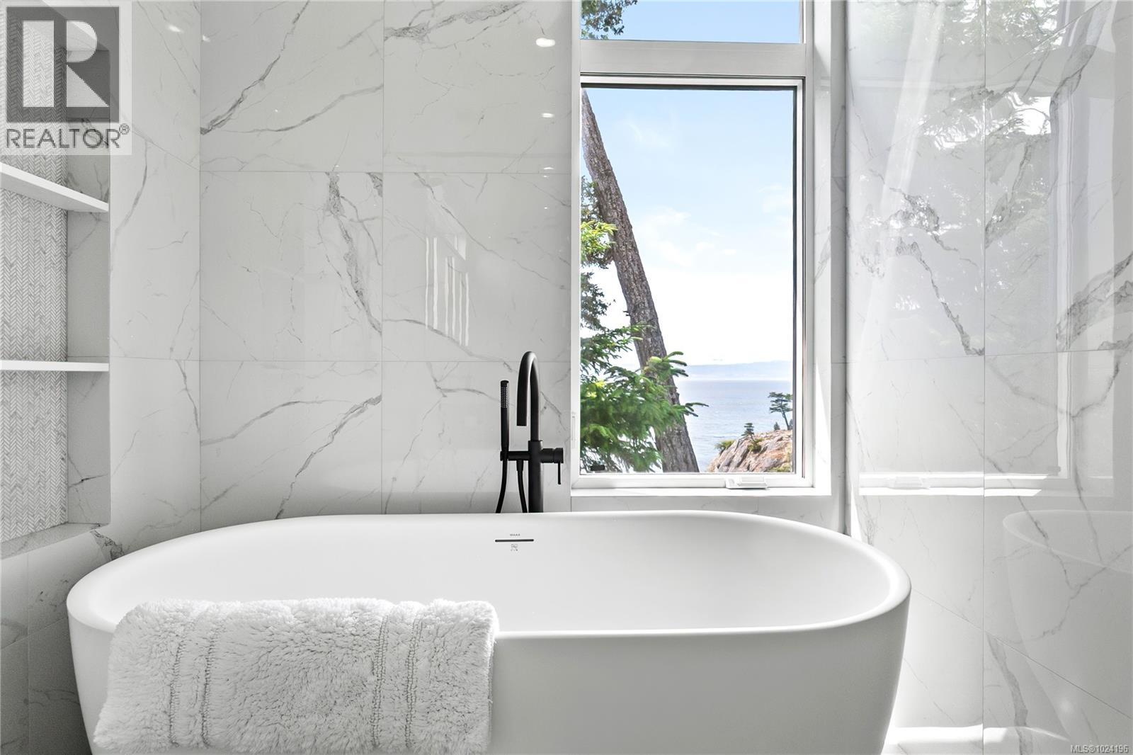 7510 Ocean Park Pl, Sooke