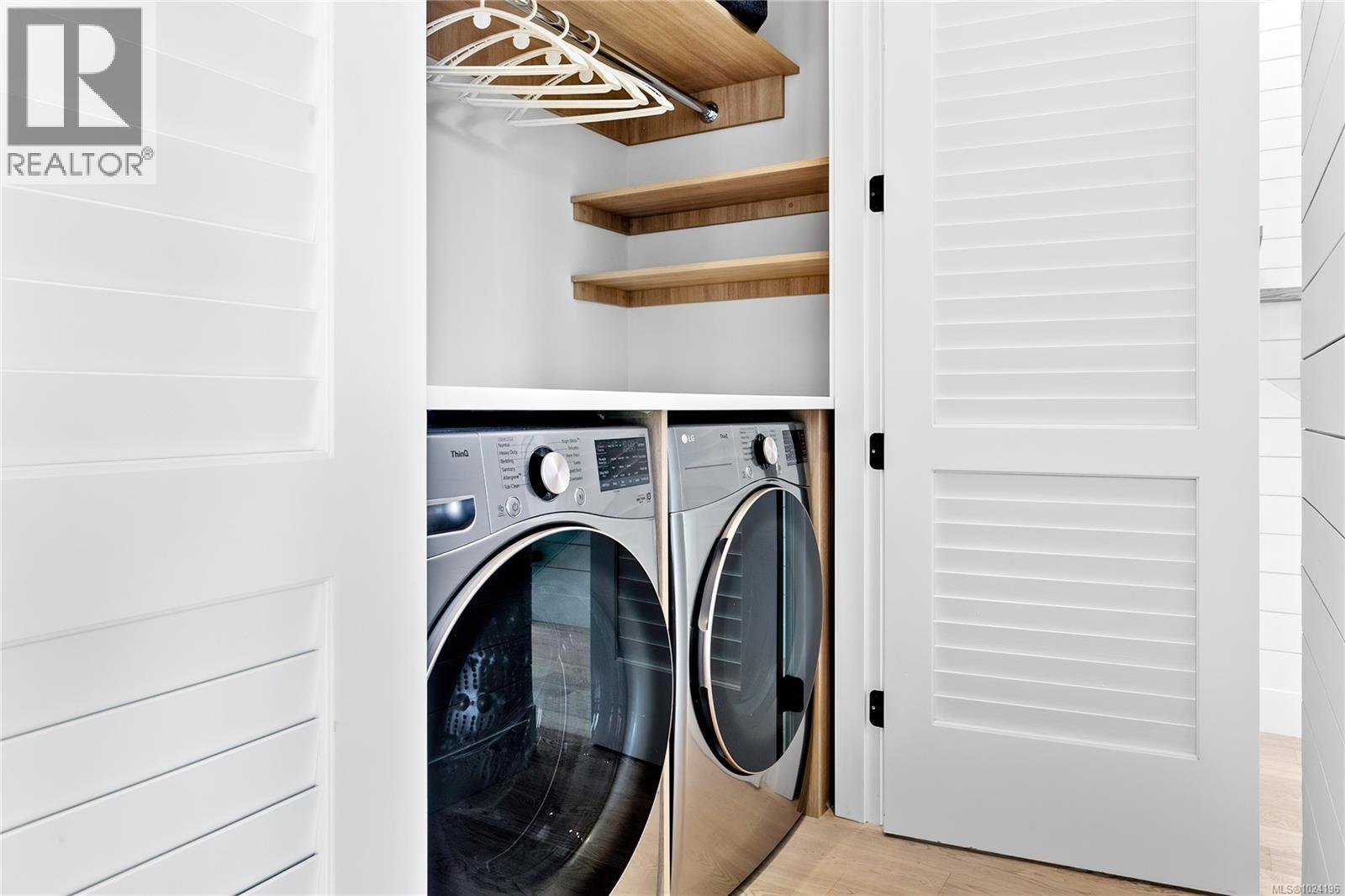 7510 Ocean Park Pl, Sooke