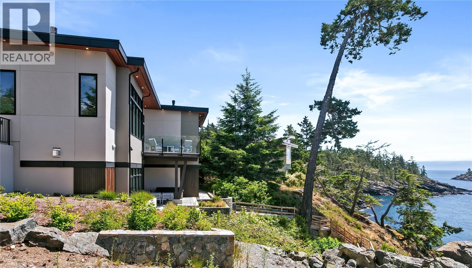 7510 Ocean Park Pl, Sooke