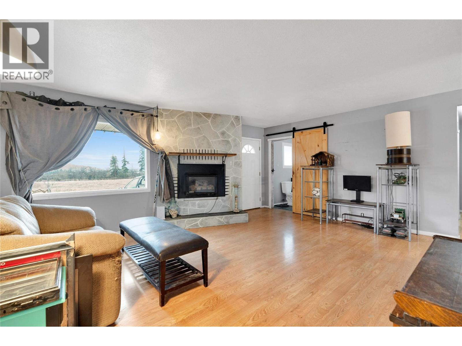 4010 Dodds Road, Armstrong