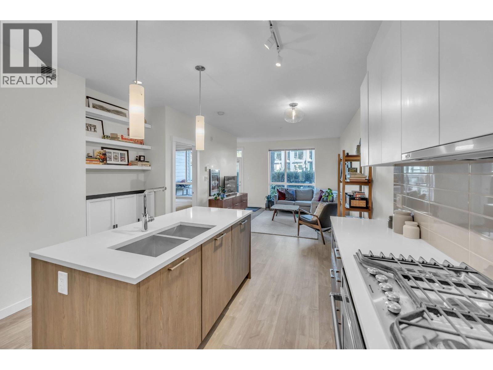 108 615 E 3RD STREET, North Vancouver