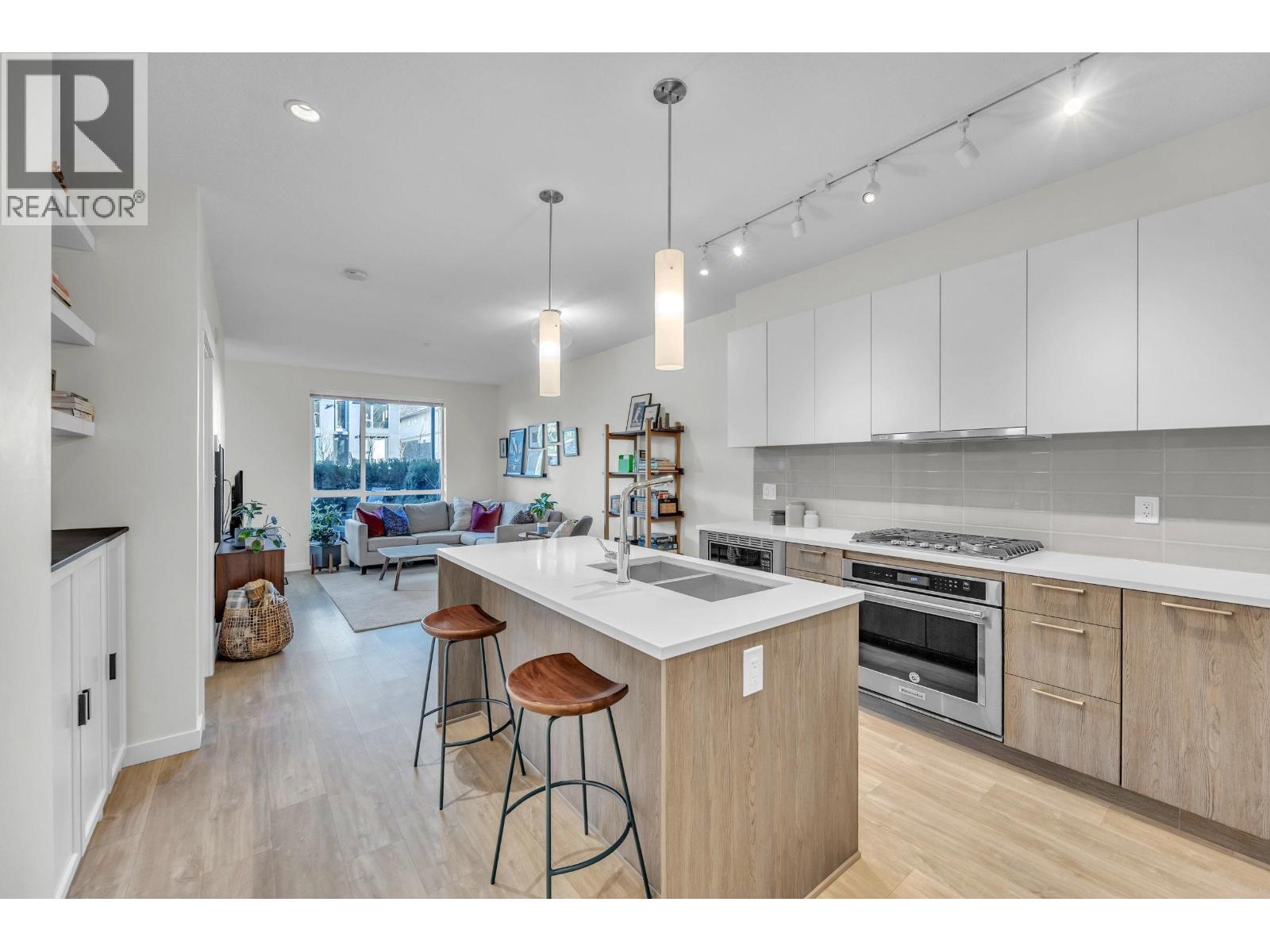 108 615 E 3RD STREET, North Vancouver