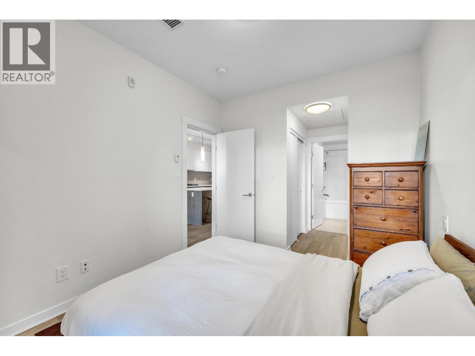 108 615 E 3RD STREET, North Vancouver