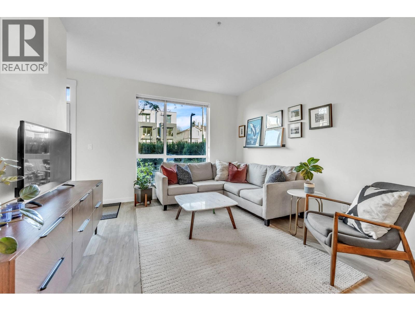 108 615 E 3RD STREET, North Vancouver