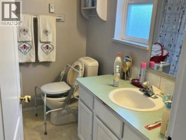 5693 PORPOISE BAY ROAD, Sechelt