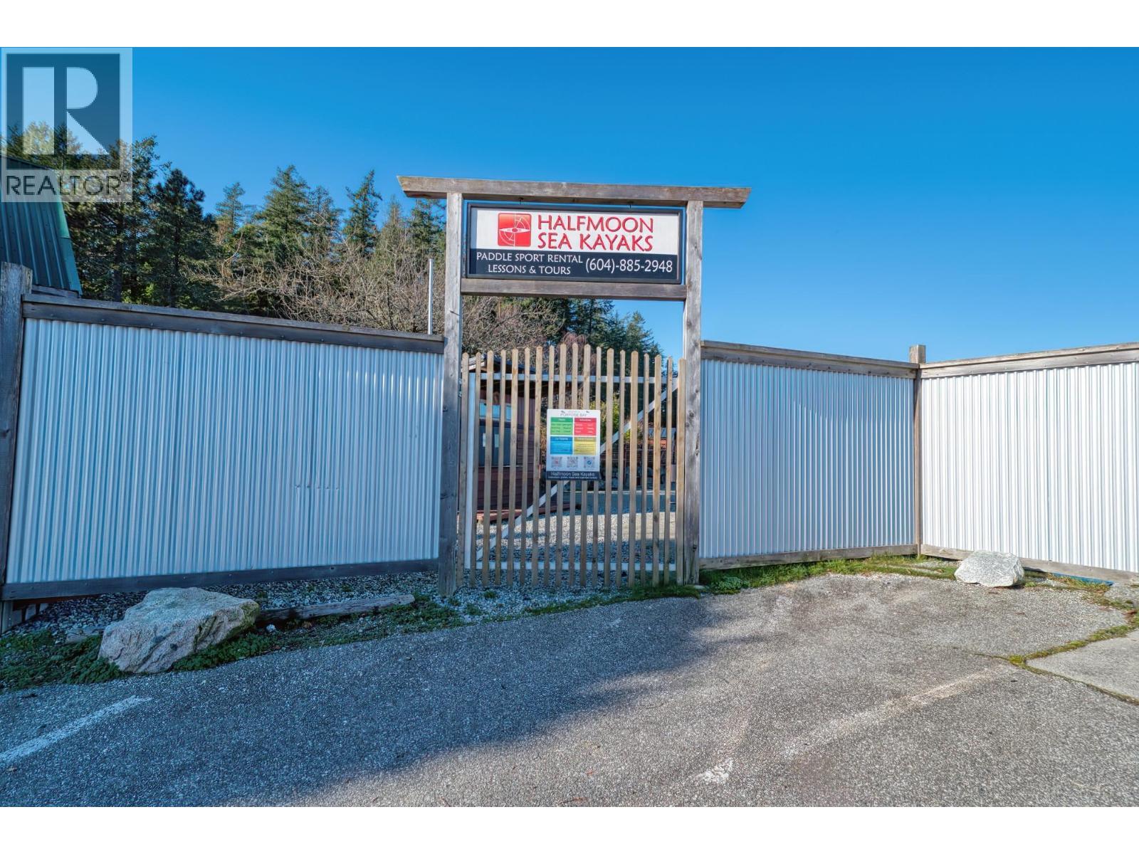 5693 PORPOISE BAY ROAD, Sechelt