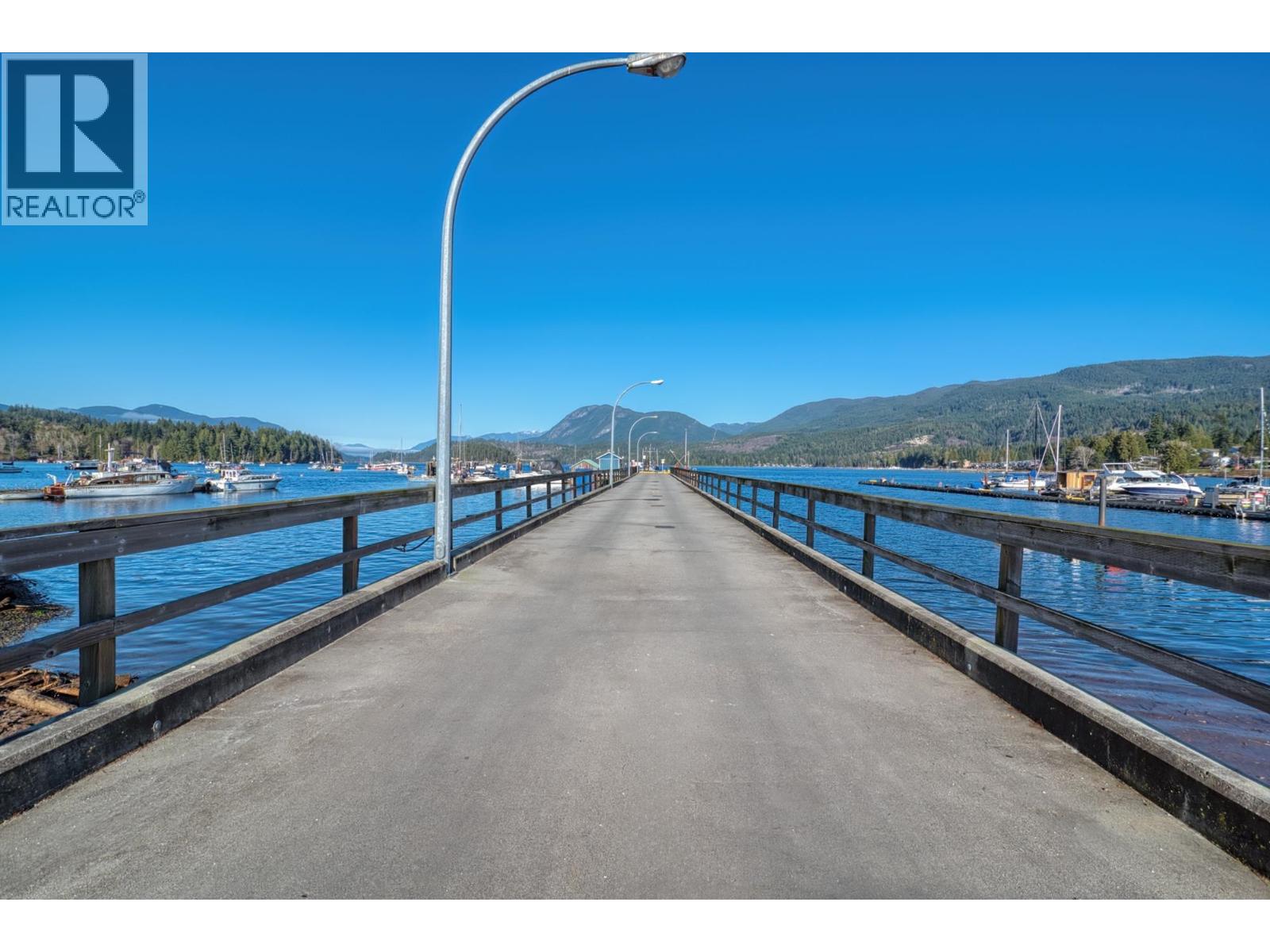 5693 PORPOISE BAY ROAD, Sechelt