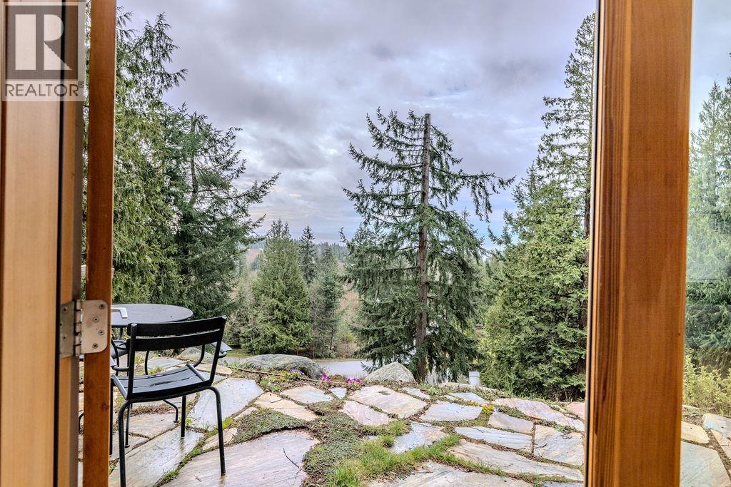 1572 MOUNTAIN ROAD, Gibsons