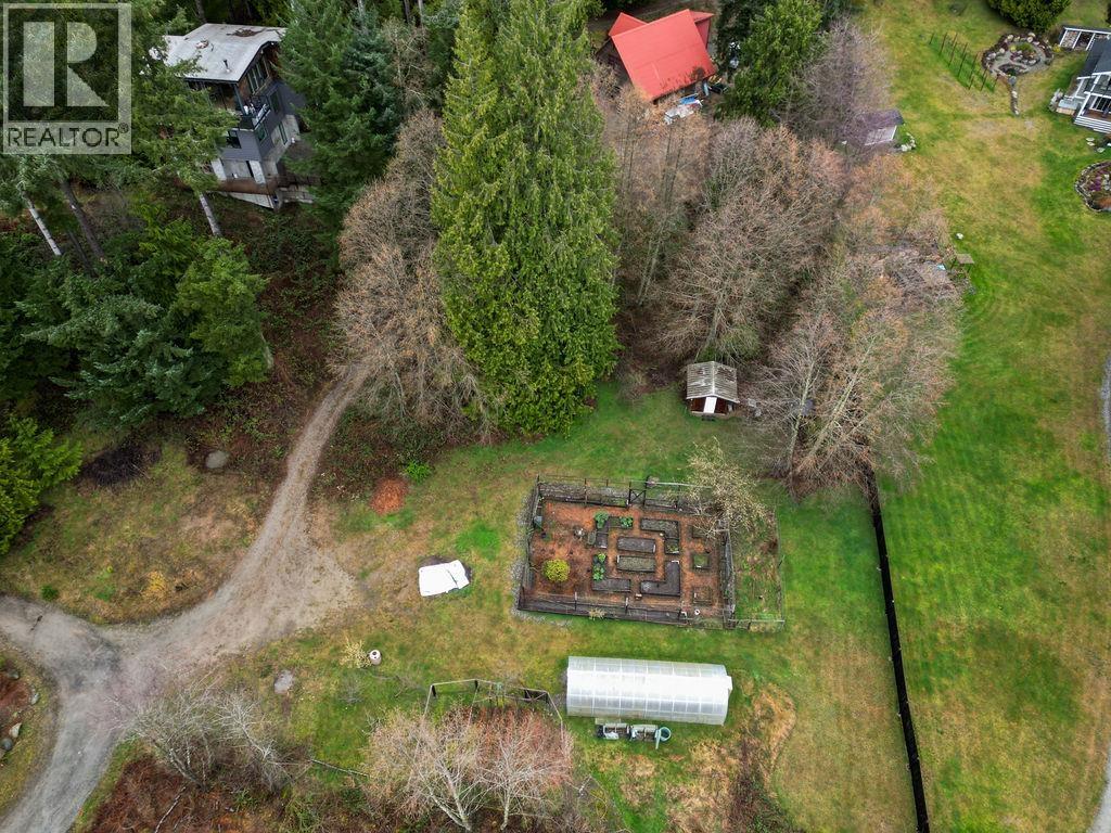 1572 MOUNTAIN ROAD, Gibsons