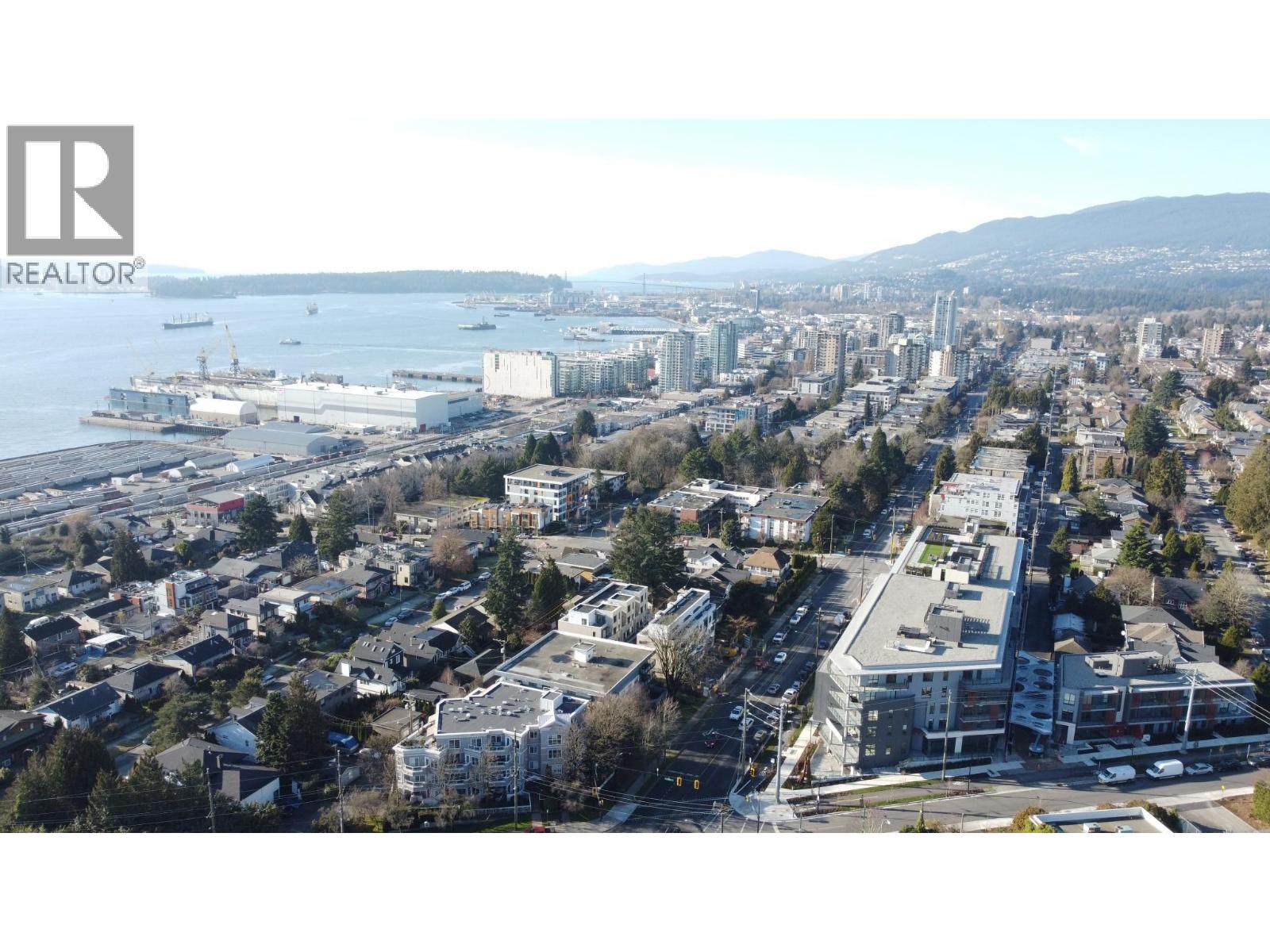 155 422 E 3RD STREET, North Vancouver