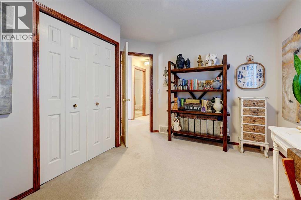 Single Family House Bungalow for Sale in  Sierra Morena Boulevard SW Signal Hill Calgary 