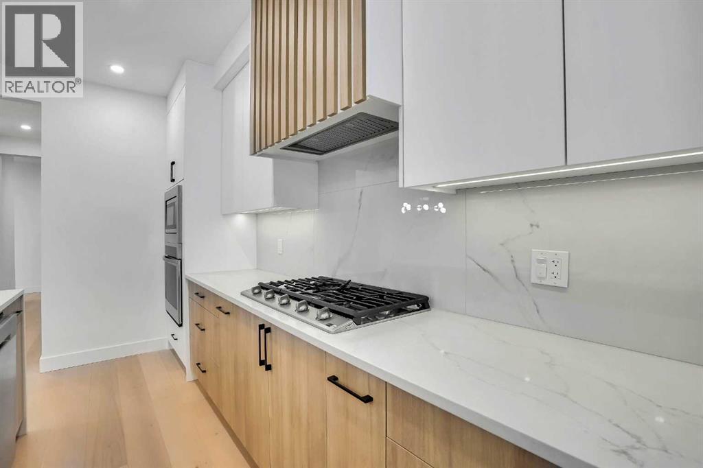 Single Family House for Sale in   Avenue Winston Heights/Mountview Calgary 