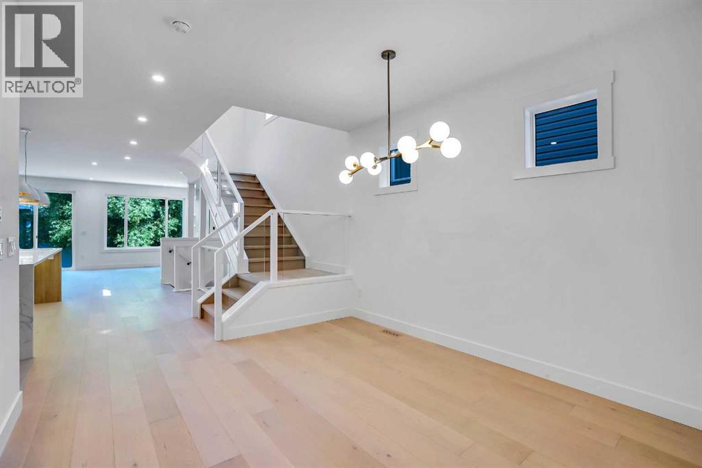 Single Family House for Sale in   Avenue Winston Heights/Mountview Calgary 