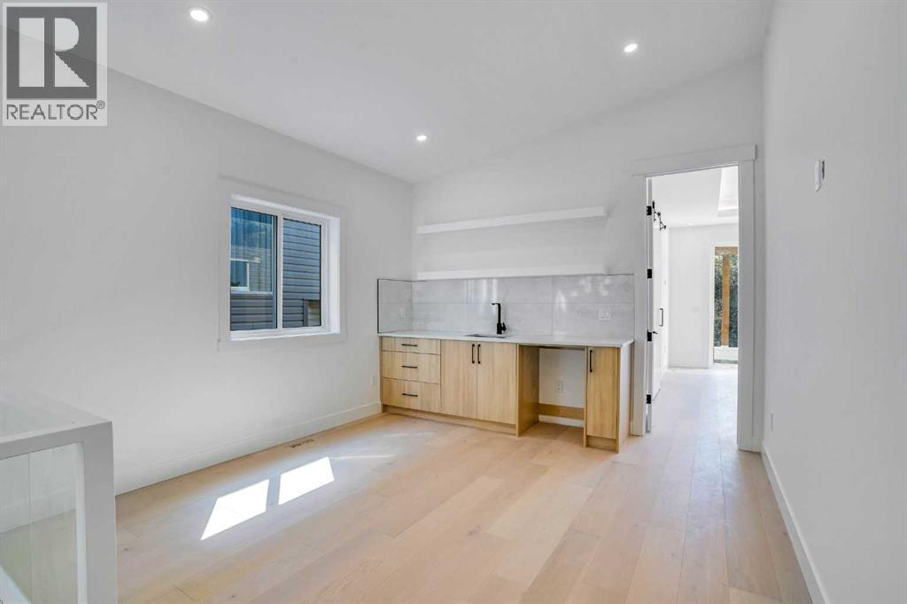 Single Family House for Sale in   Avenue Winston Heights/Mountview Calgary 