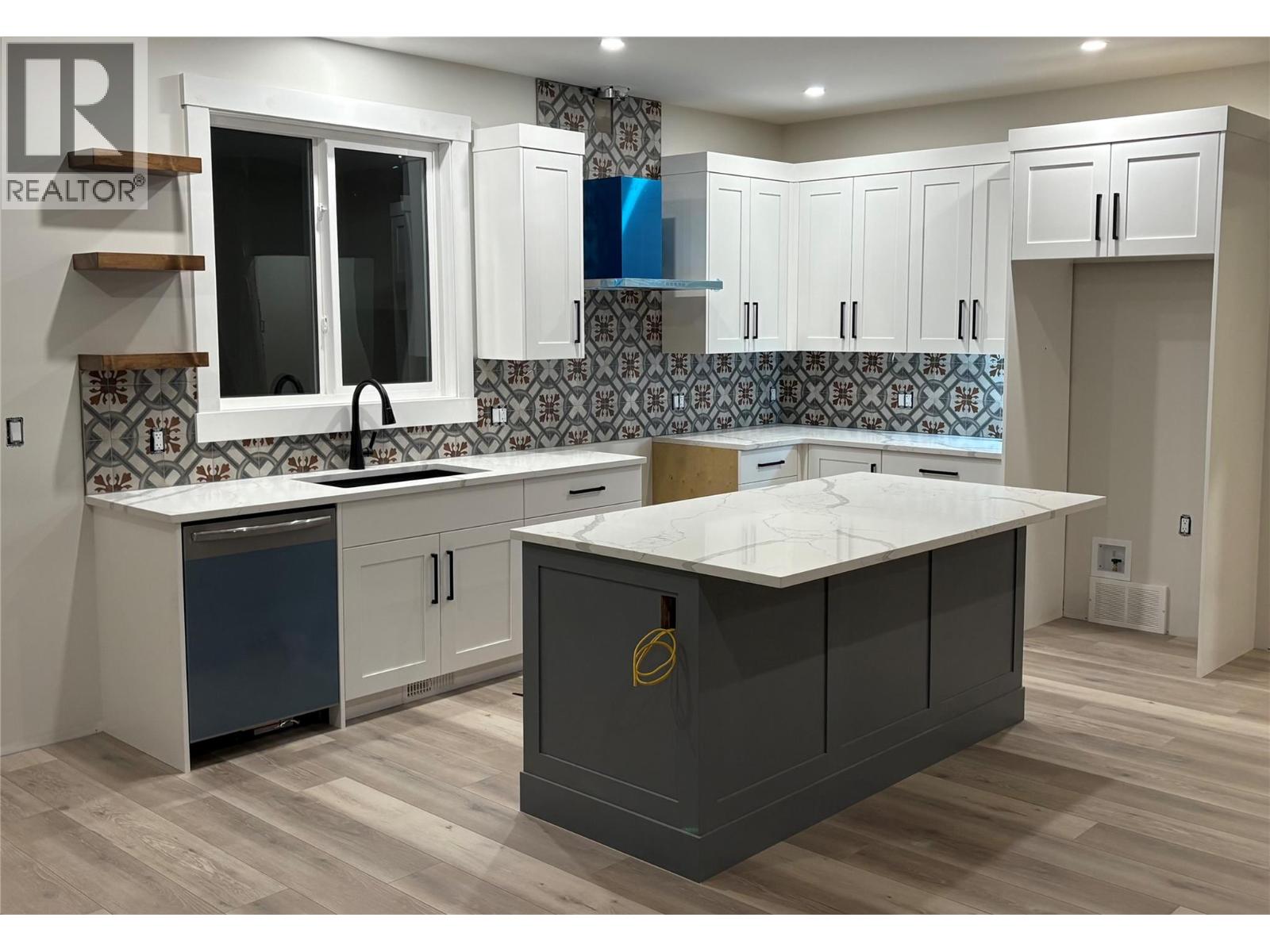  2520 Golf View Crescent, Blind Bay