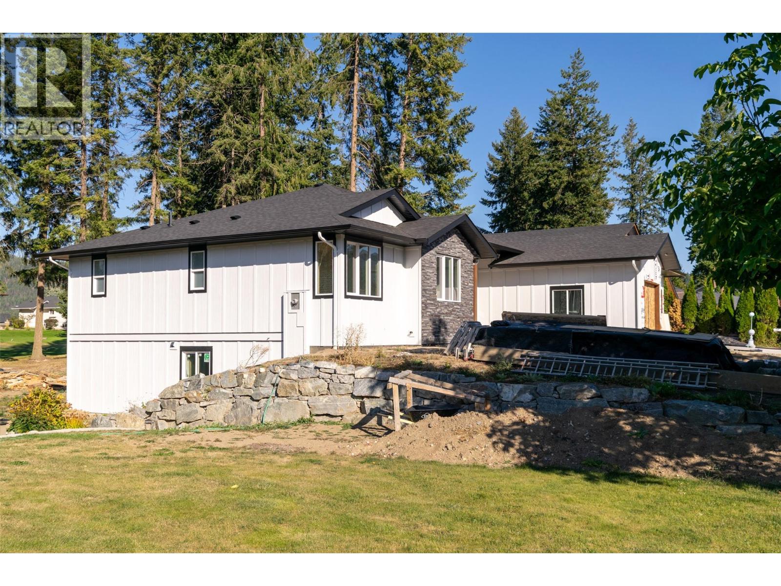  2520 Golf View Crescent, Blind Bay