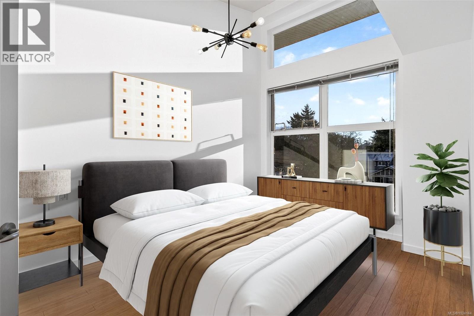 502 2940 Harriet Road, Saanich