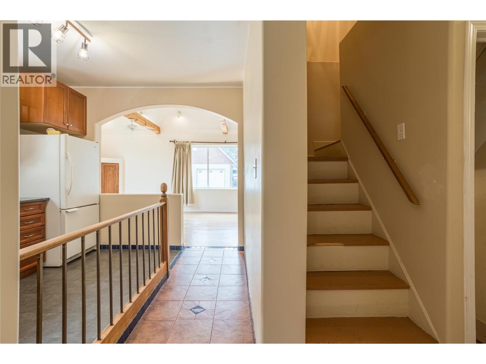  7704 97A Highway, Mara