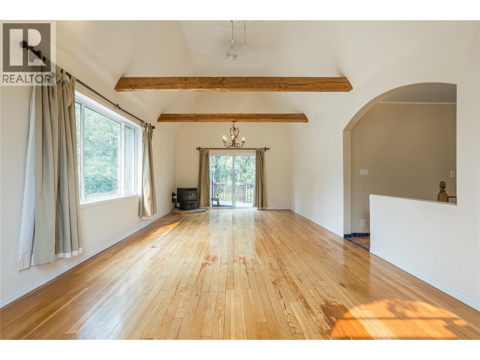  7704 97A Highway, Mara