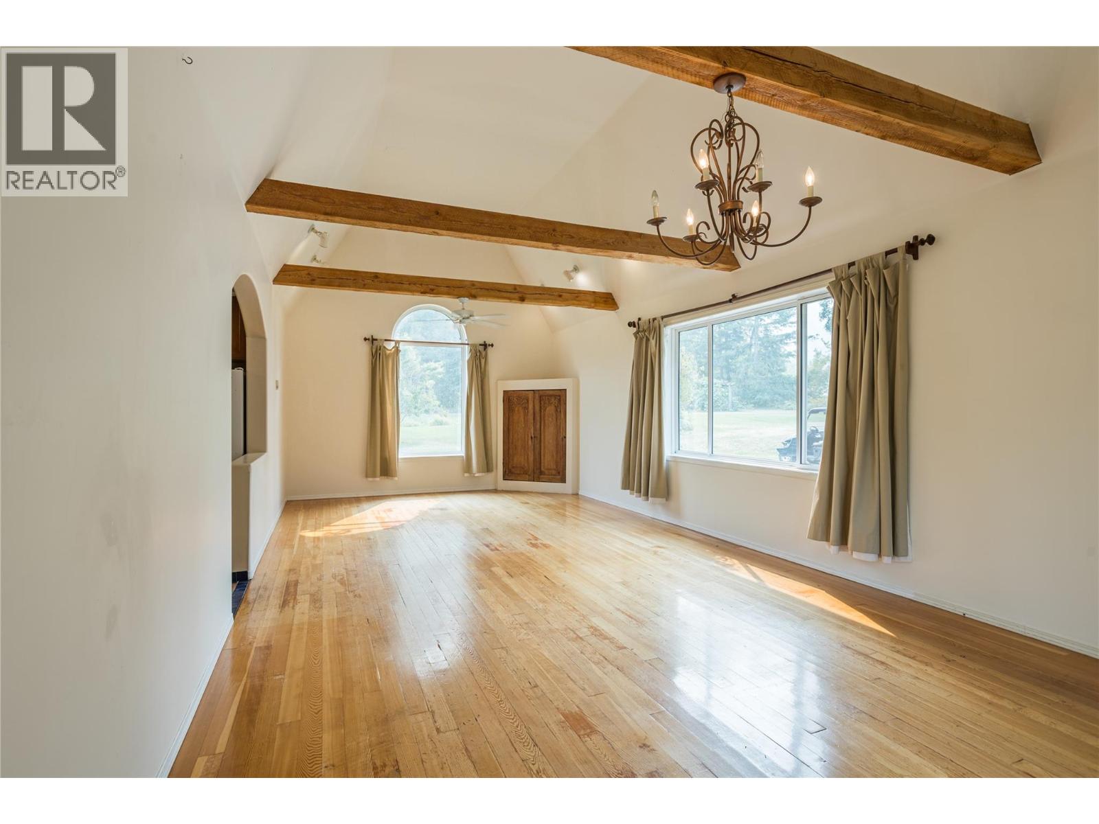  7704 97A Highway, Mara