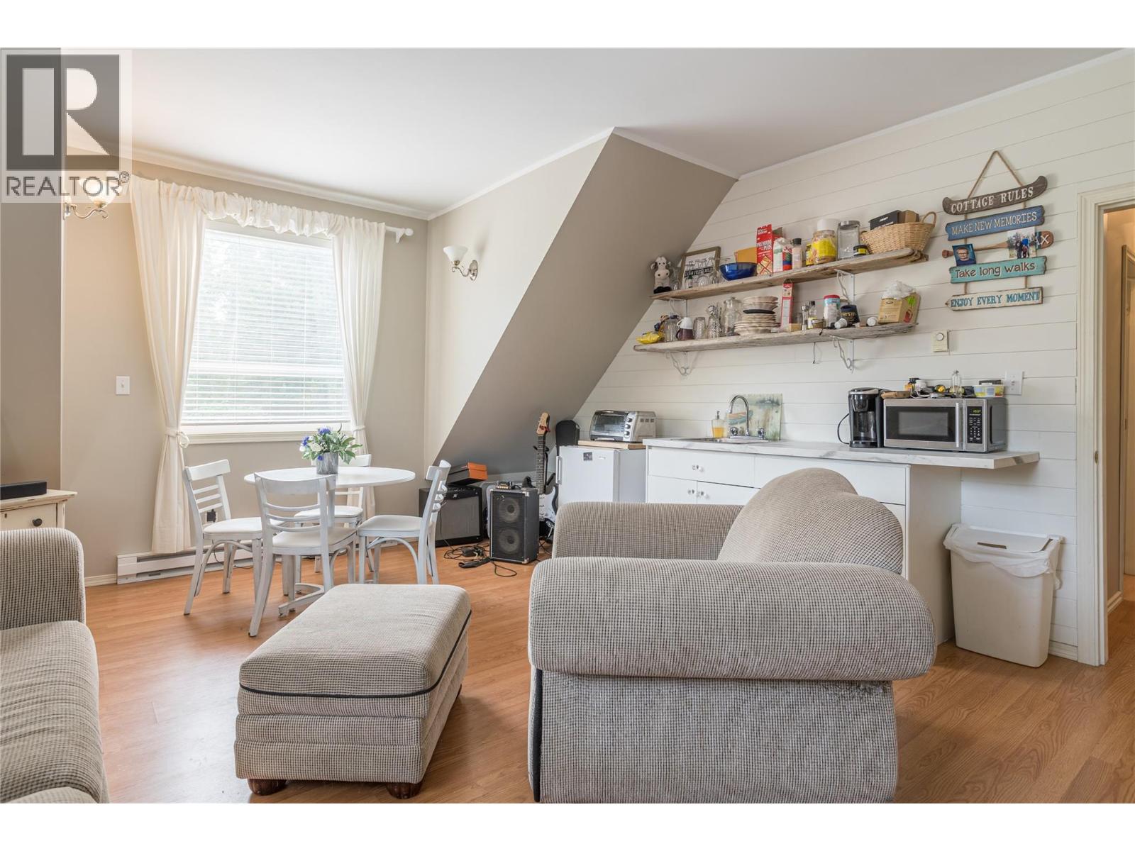  7704 97A Highway, Mara