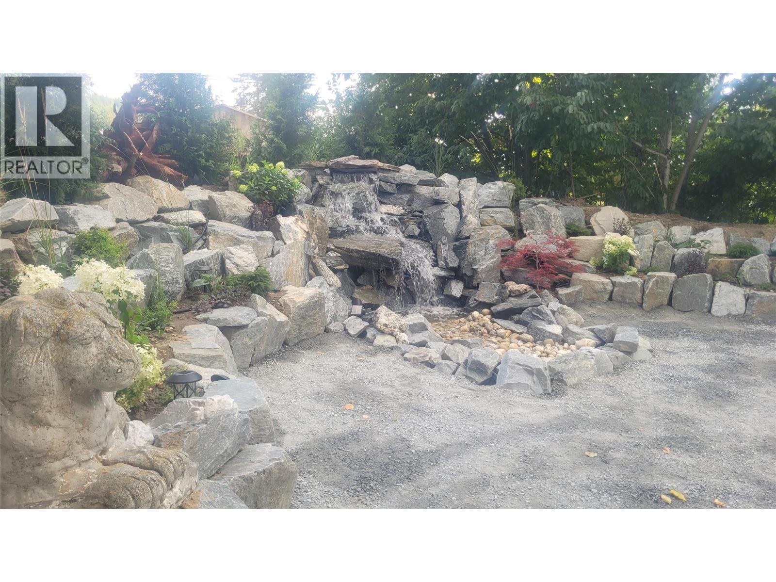  7704 97A Highway, Mara