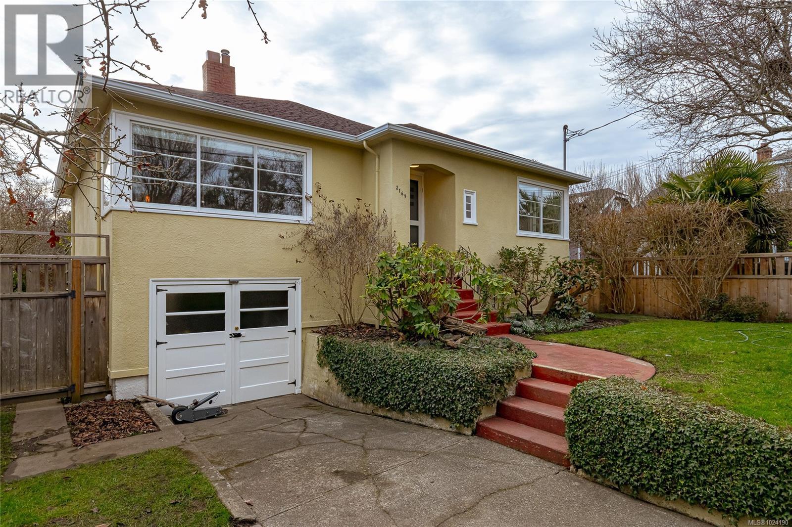 2169 McNeill Ave, Oak Bay