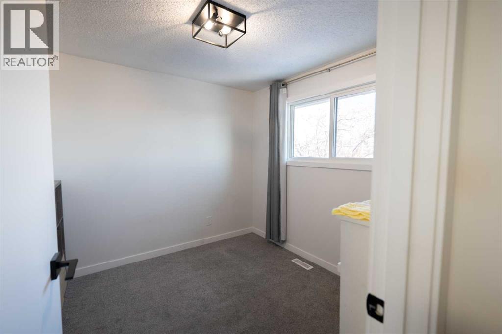 Single Family House for Sale in  Penedo Way SE Penbrooke Meadows Calgary 