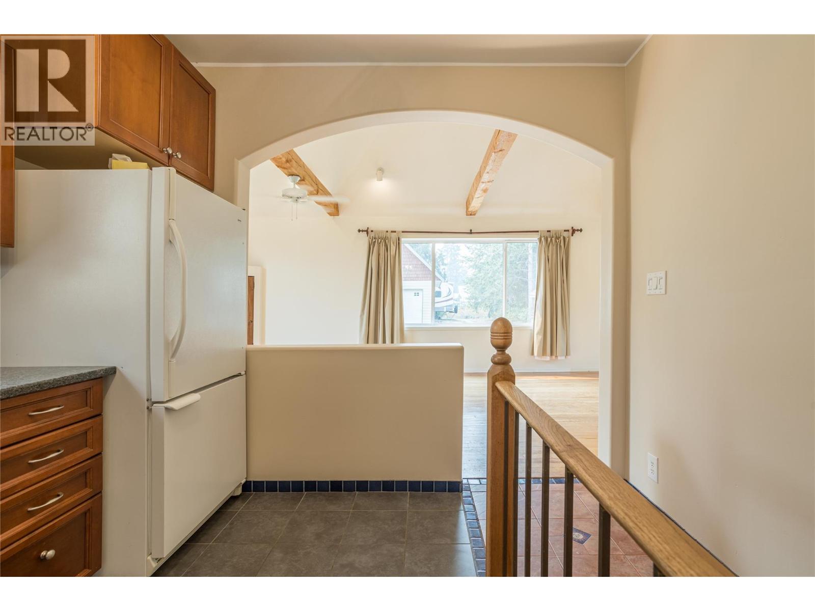  7704 97A Highway, Mara