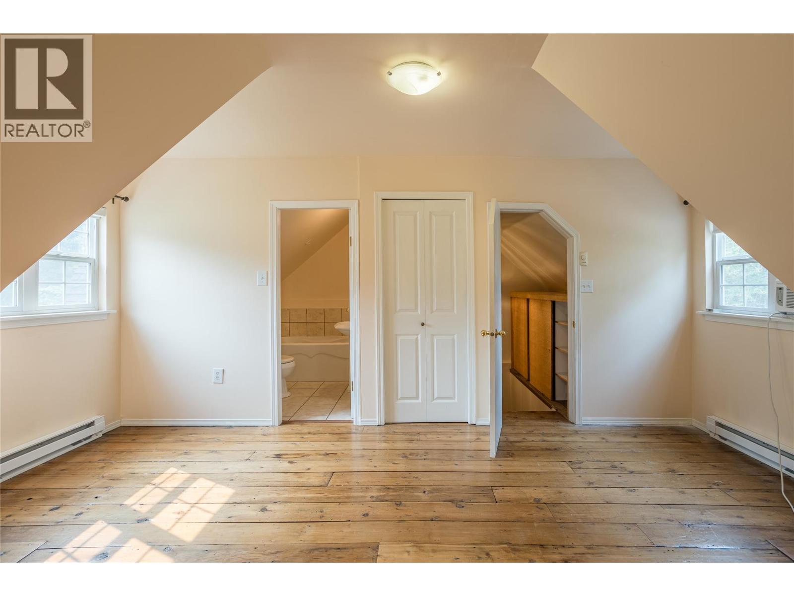  7704 97A Highway, Mara