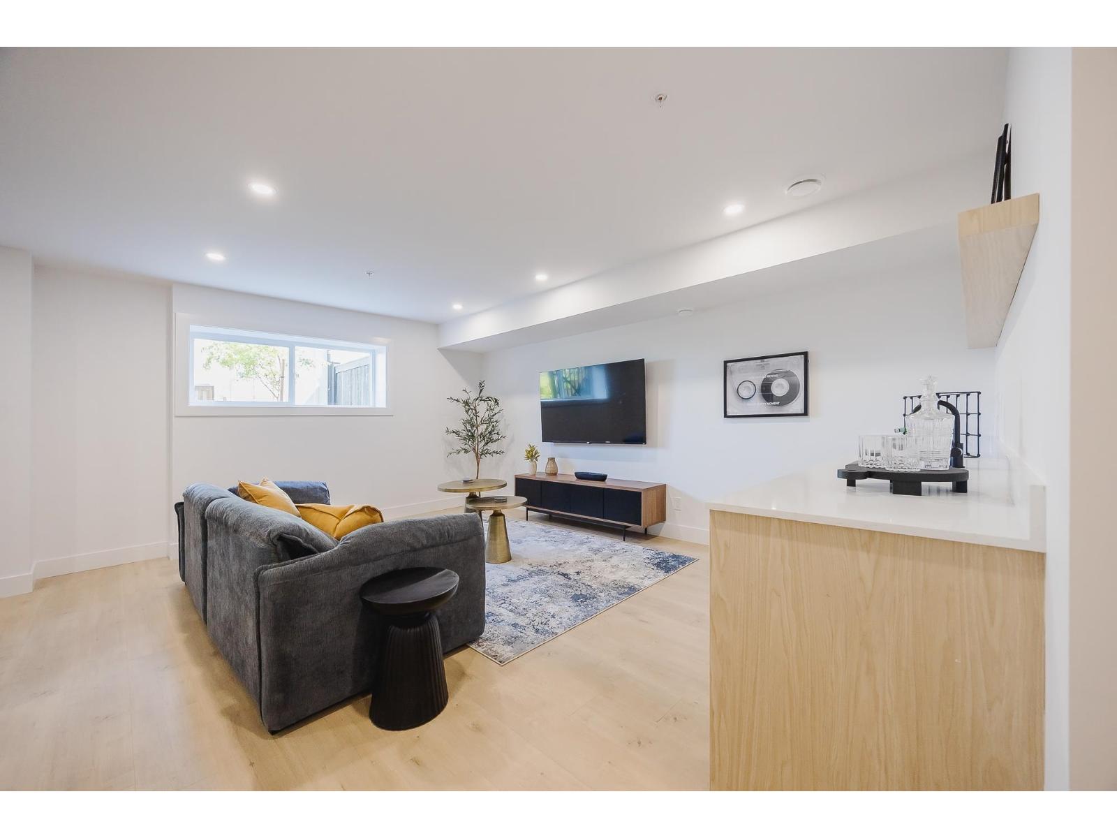 19767 75B AVENUE, Langley