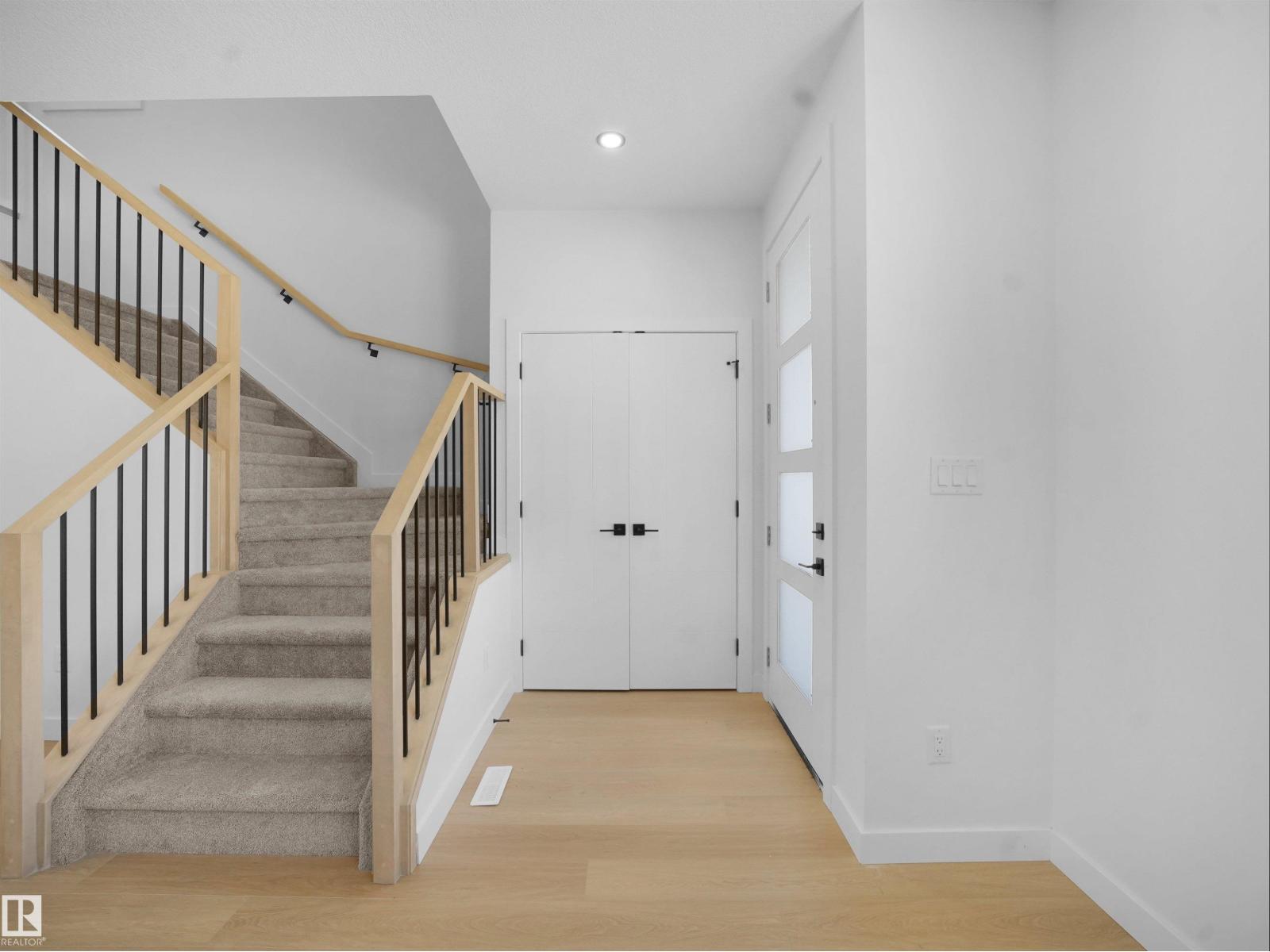 334 ROBERTS WD, Leduc