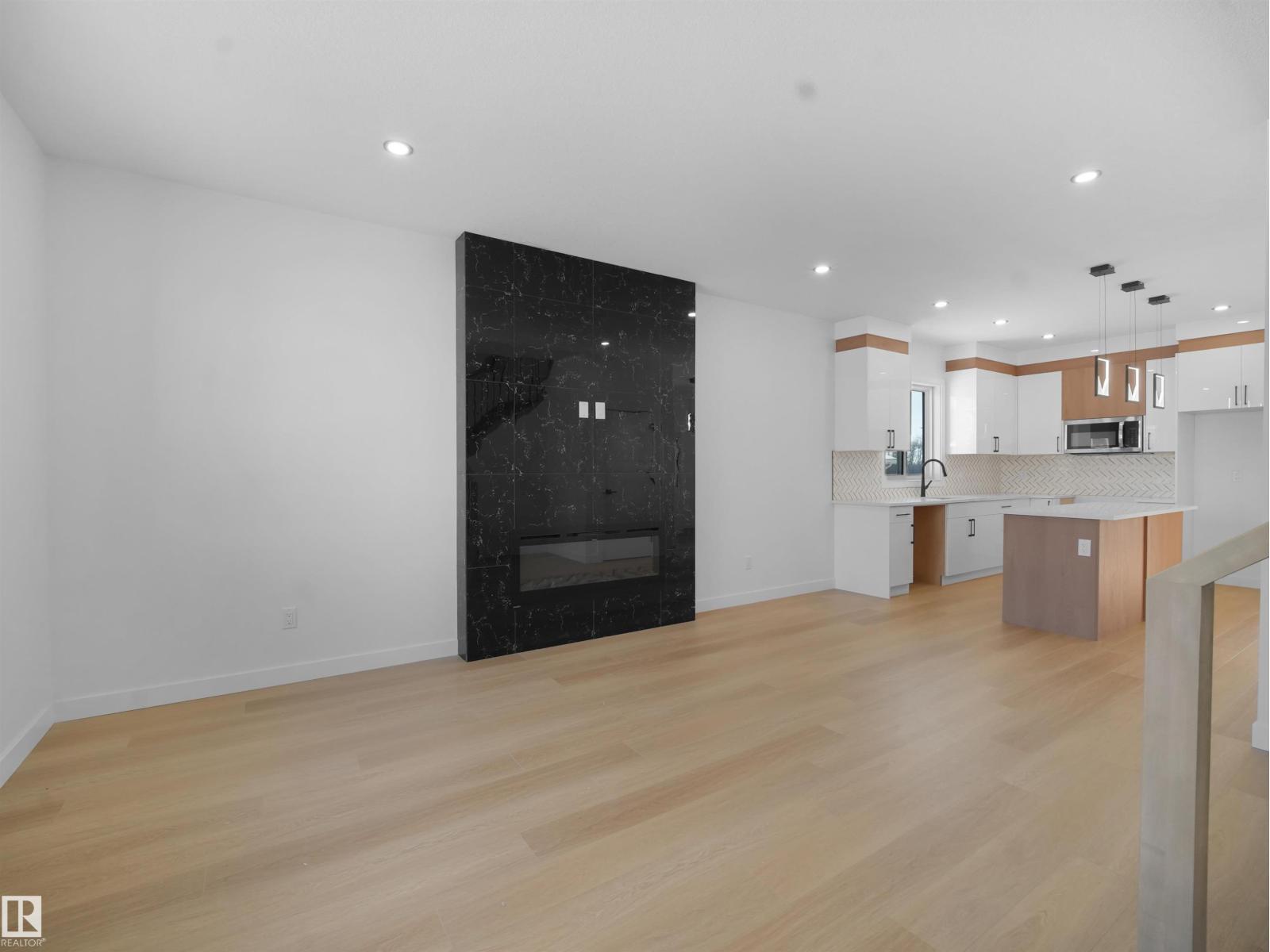 334 ROBERTS WD, Leduc