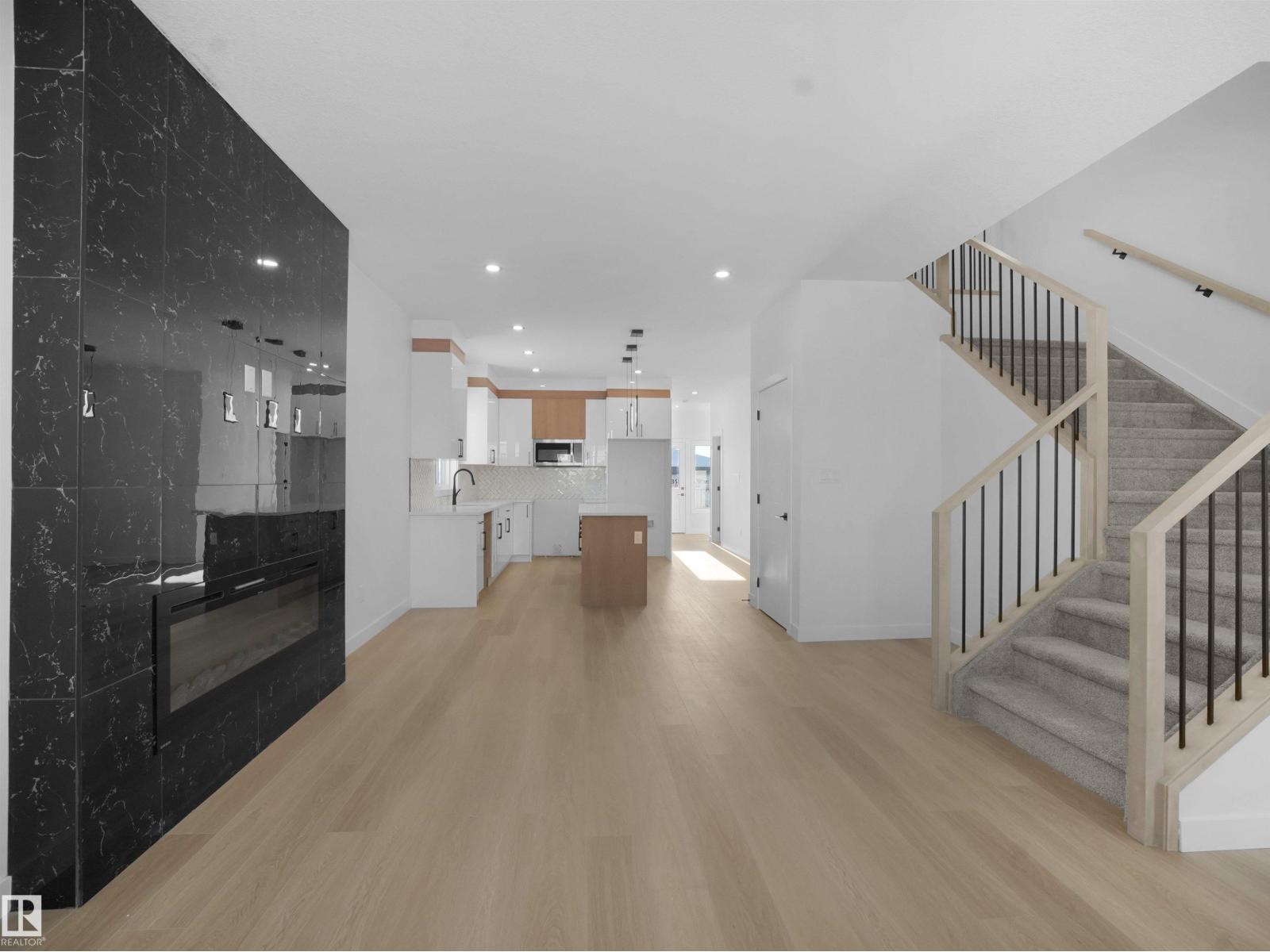 334 ROBERTS WD, Leduc