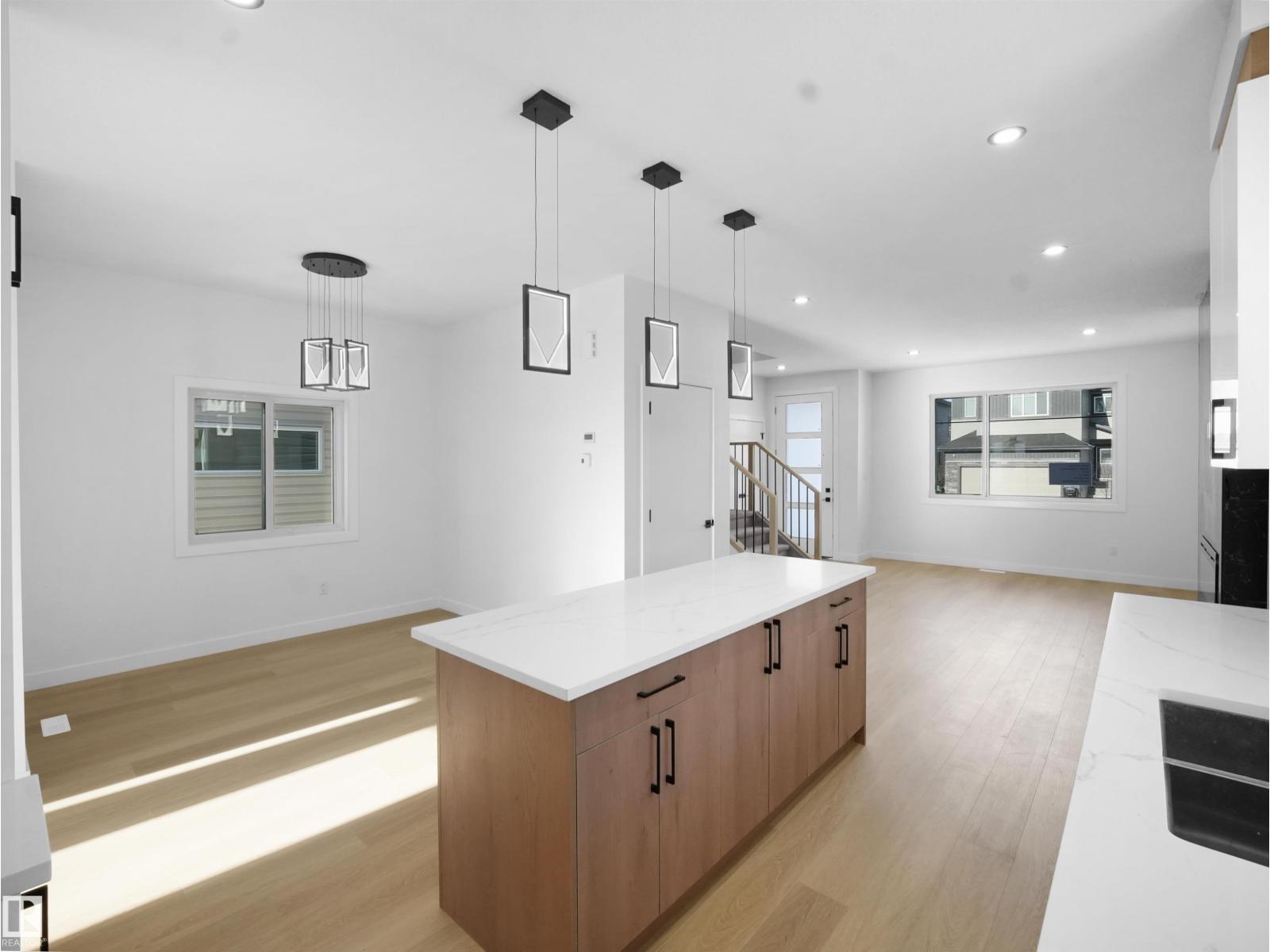 334 ROBERTS WD, Leduc