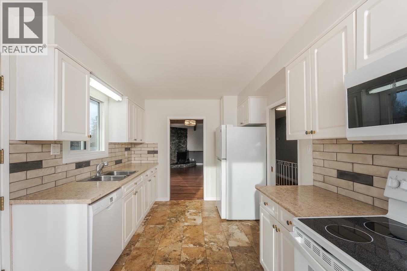 2425 EWERT CRESCENT, Prince George