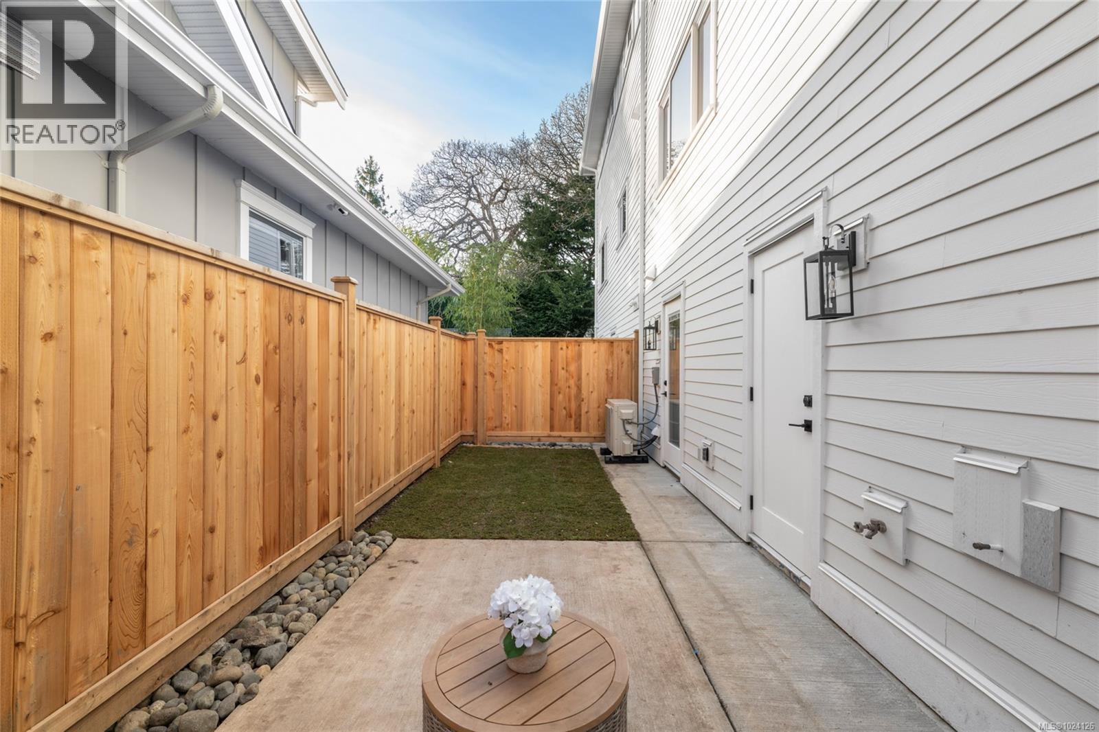 B 786 St. Patrick Street, Oak Bay