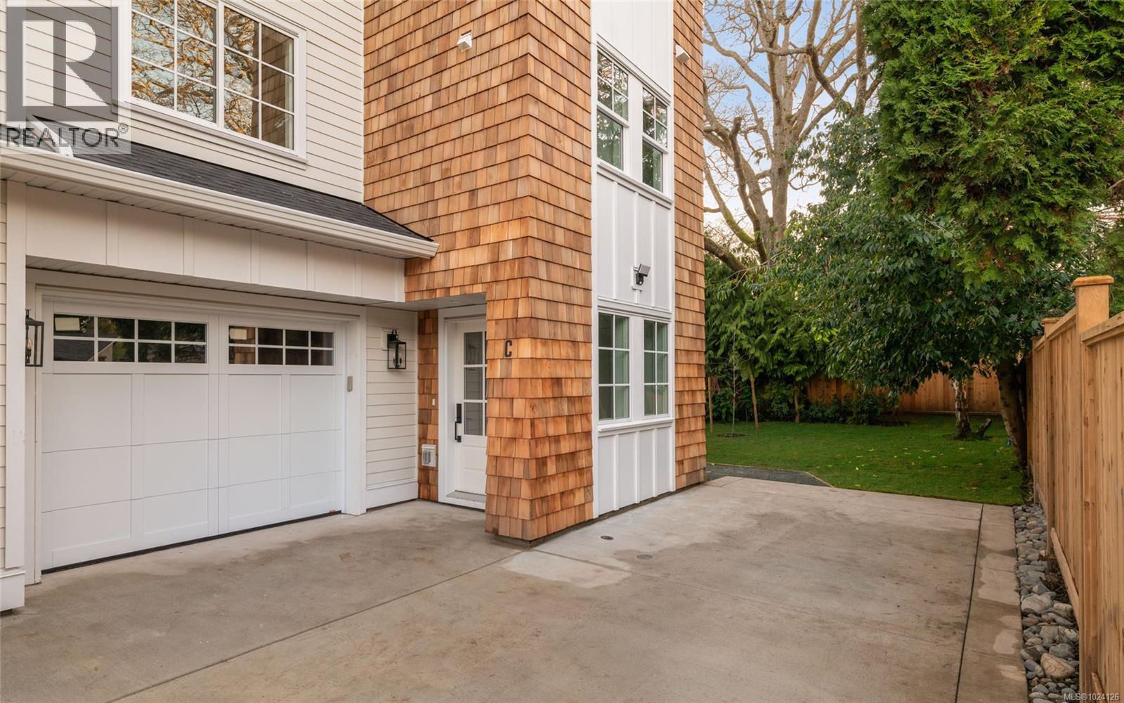 B 786 St. Patrick Street, Oak Bay